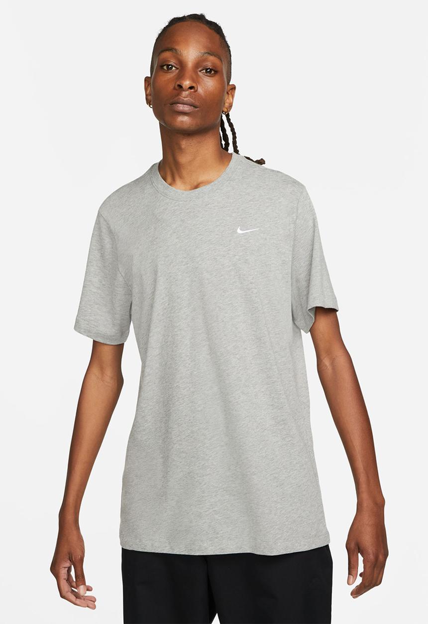 Nike - NSW Embroidered Swoosh FS Tee - Grey Heather/Wht