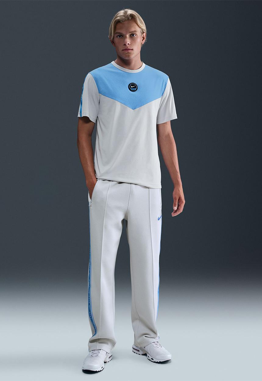 Nike - NSW City Tee - Ptndst/Unvblu