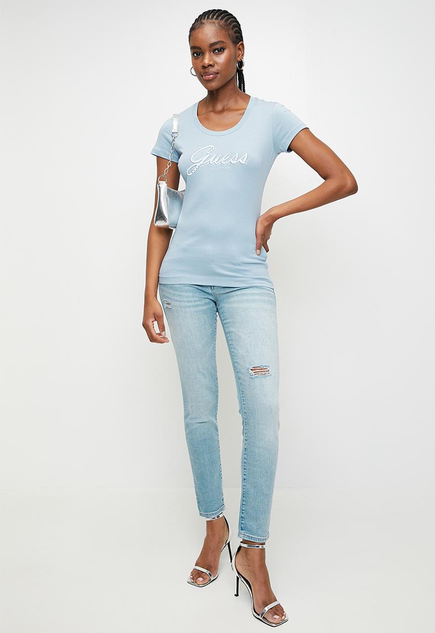 GUESS - Cn Ss Embro Script Logo Tee - Nimbus Blue