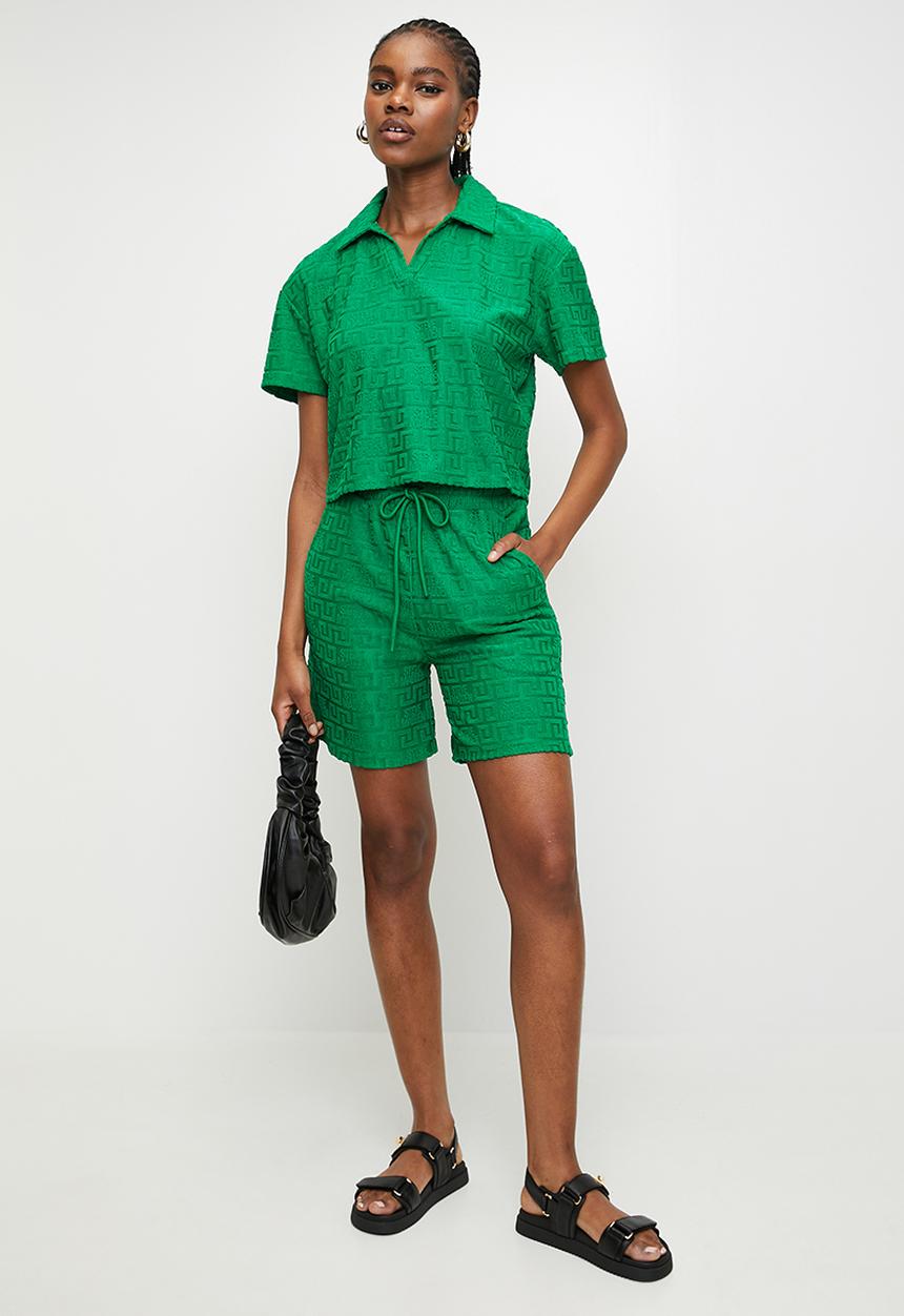 Steve Madden - Ladies bella embossed logo jogger shorts - emerald green