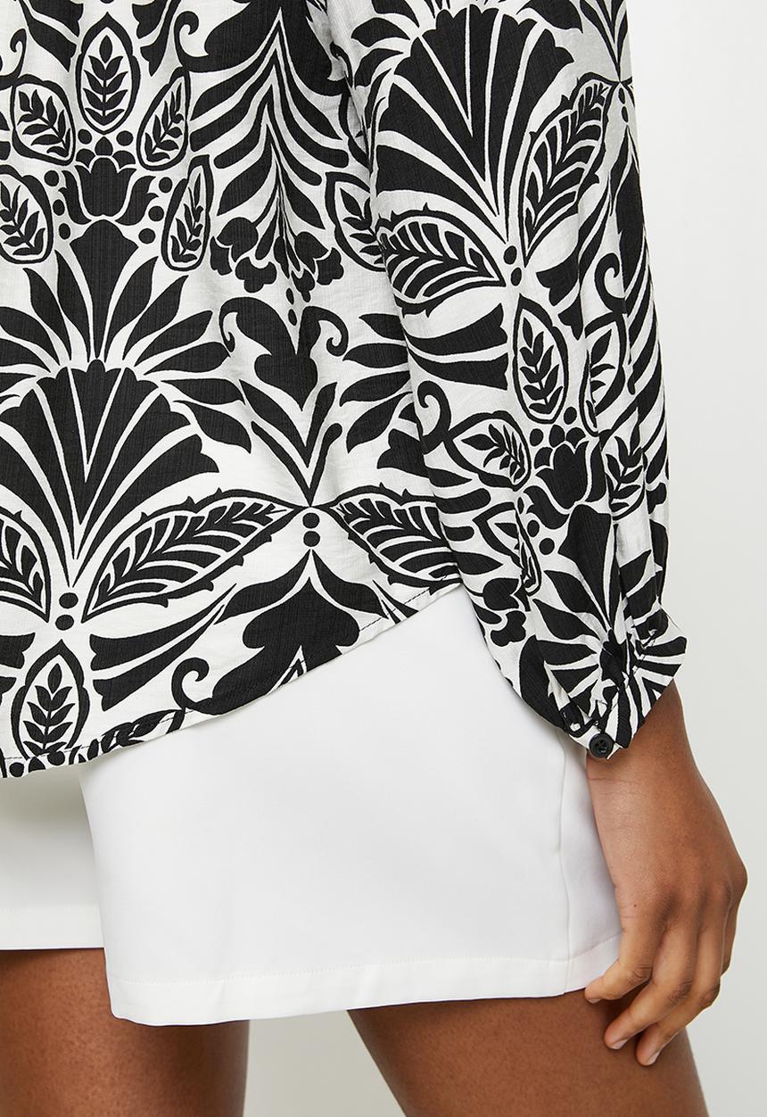Izabel London - L/S Easy Wearing Wider Neck Blouse With Elastic On Sleeve Hem - Multi Black