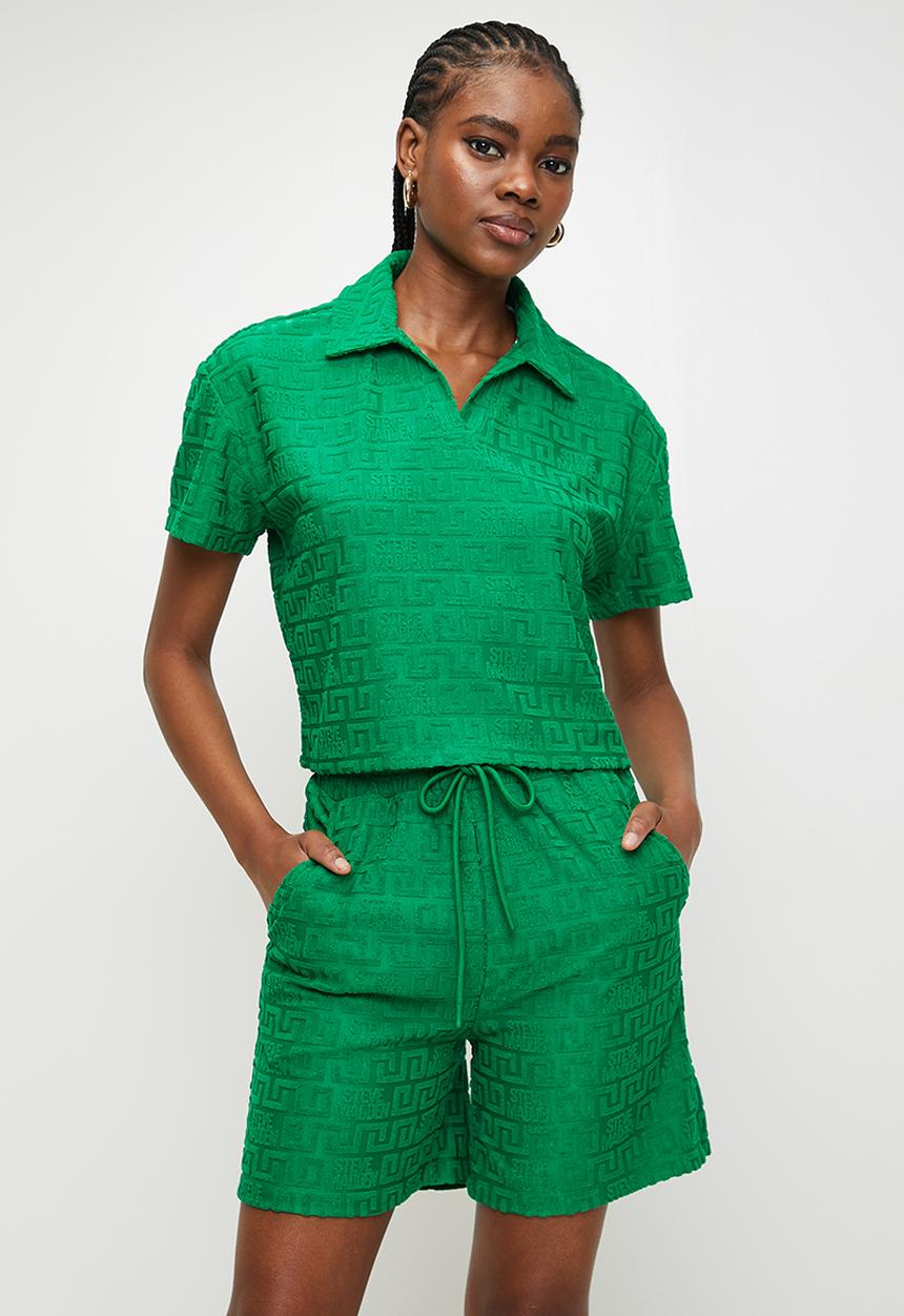 Steve Madden - Ladies tessa embossed logo top with collar - emerald green