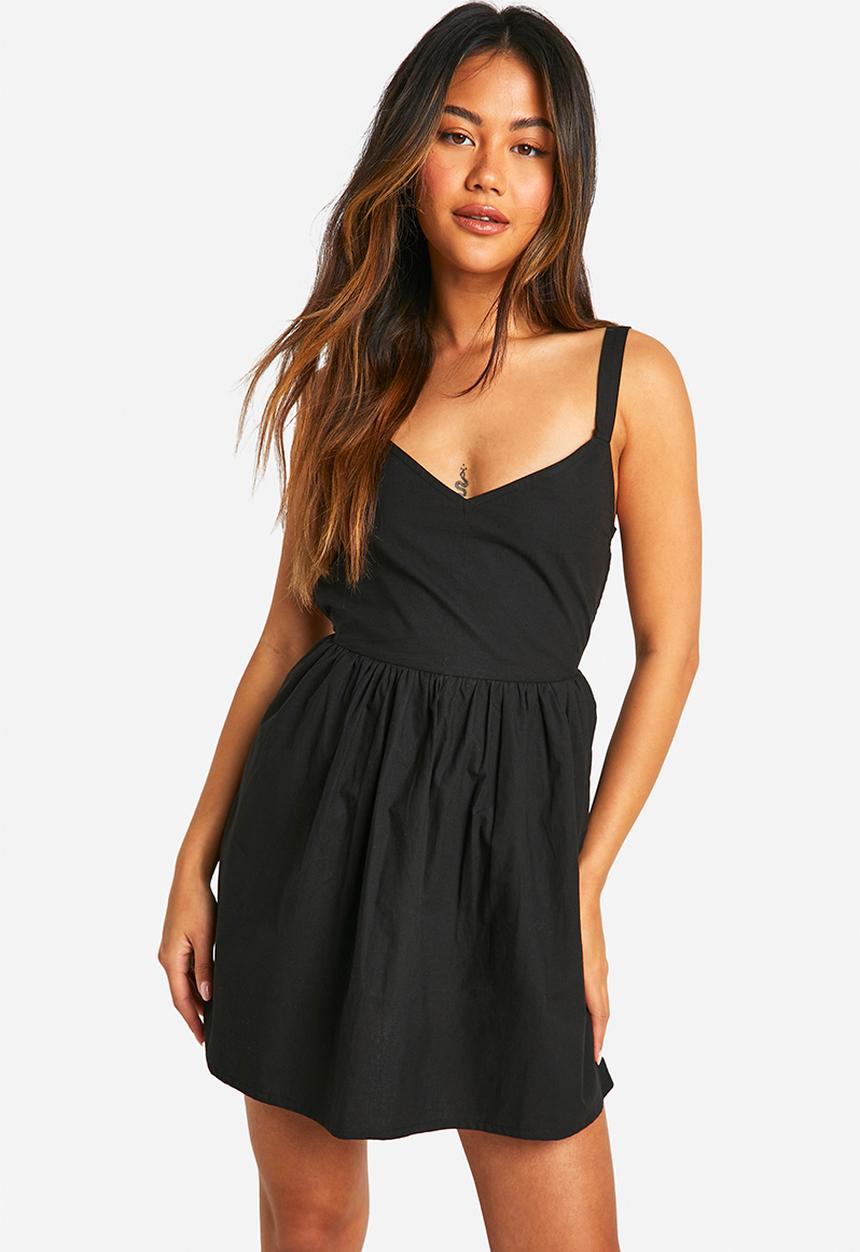boohoo - Cotton poplin cross back smock dress -  black