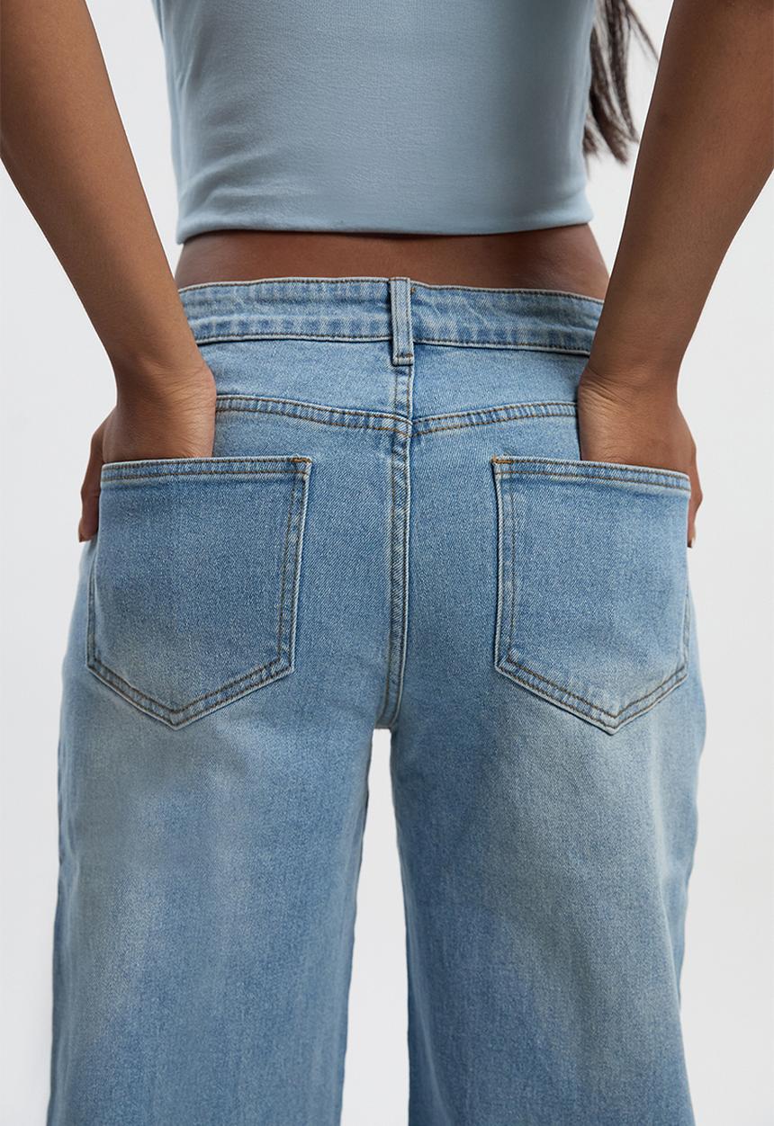 boohoo - Boohoo basics straight leg jeans in light blue - light blue