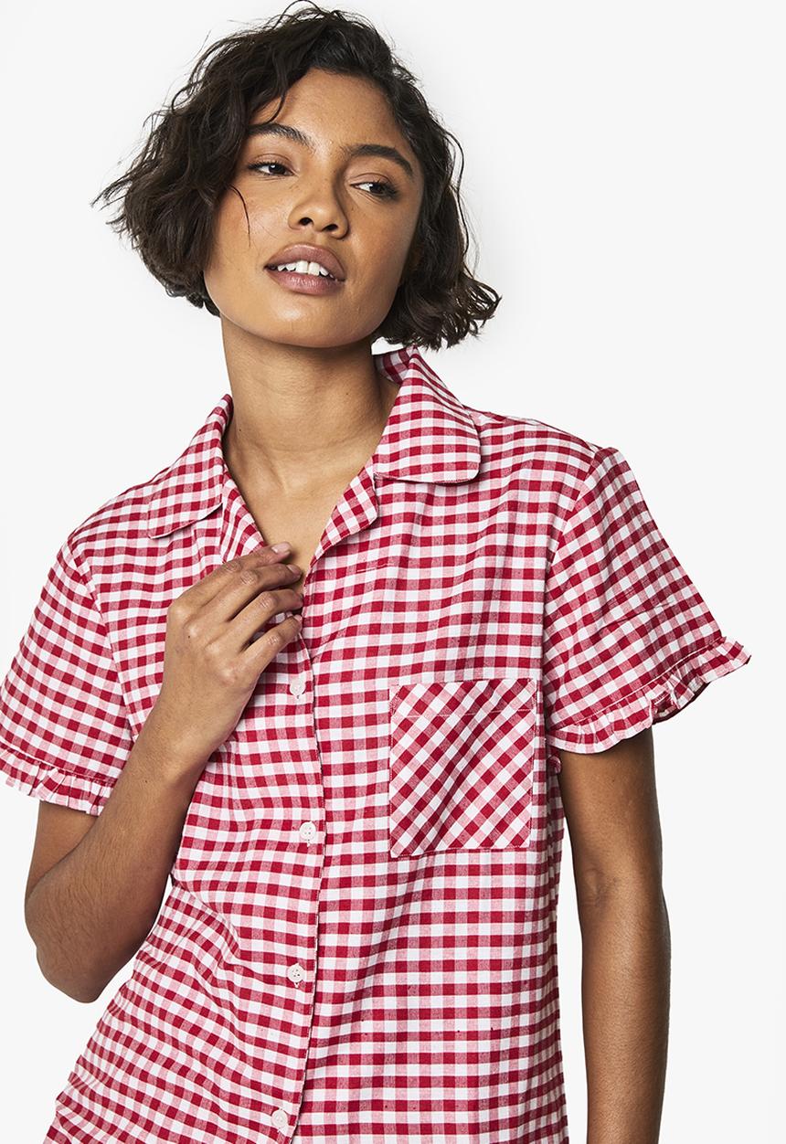 boohoo - Tall gingham cotton poplin  ruffle short pyjama set - red