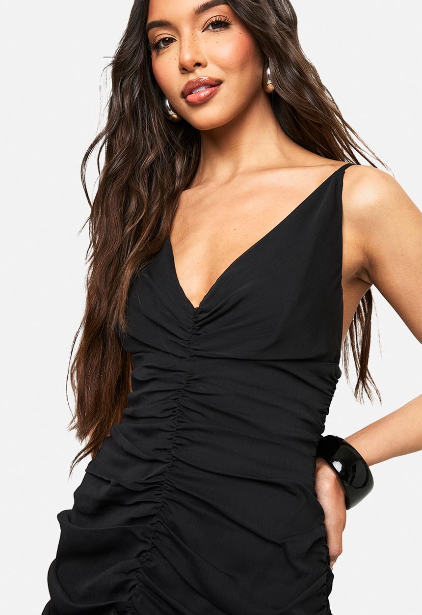 boohoo - Chiffon ruched plunge maxi dress - black