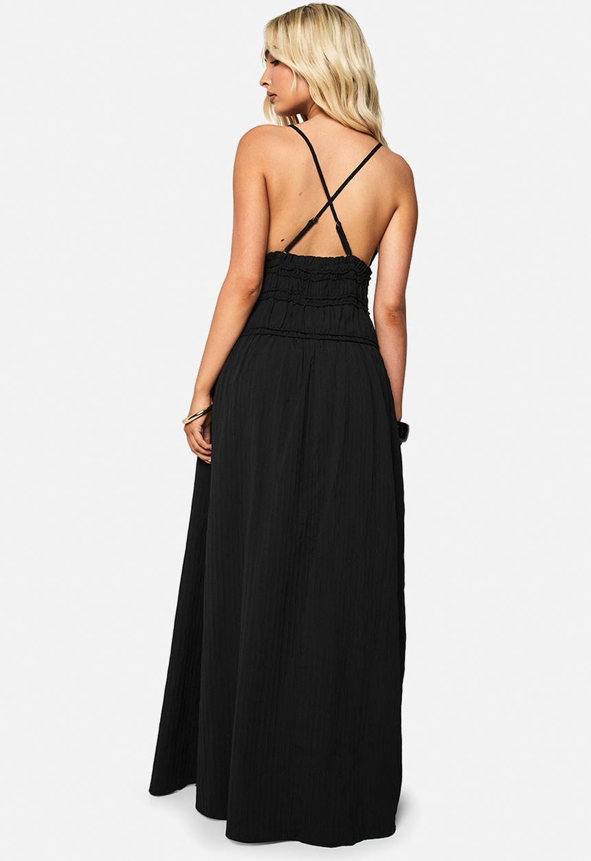 boohoo - Plunge strappy shirred waist maxi dress - black