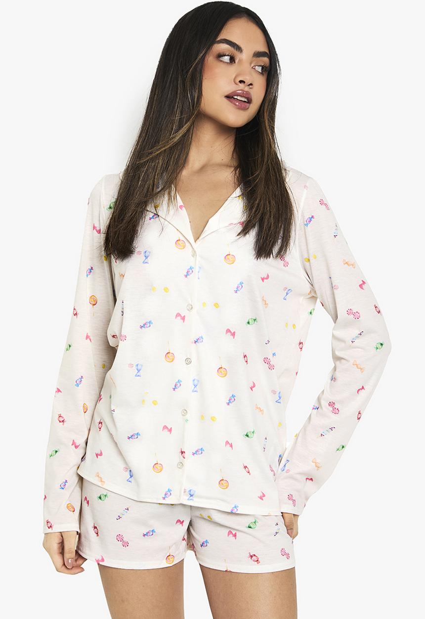 boohoo - Sweets print long sleeve shirt & shorts pyjama set - cream