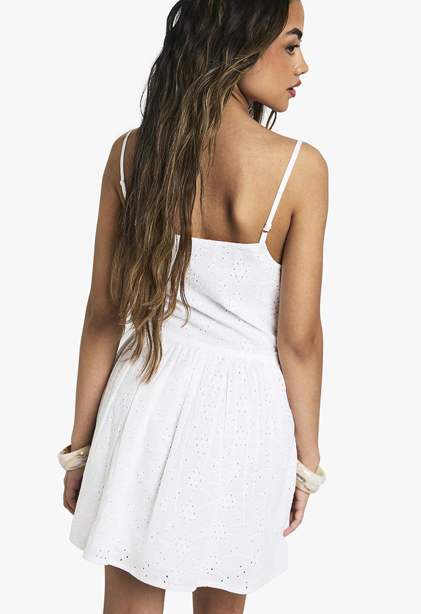 boohoo - Broderie anglaise strappy square neck mini dress - white