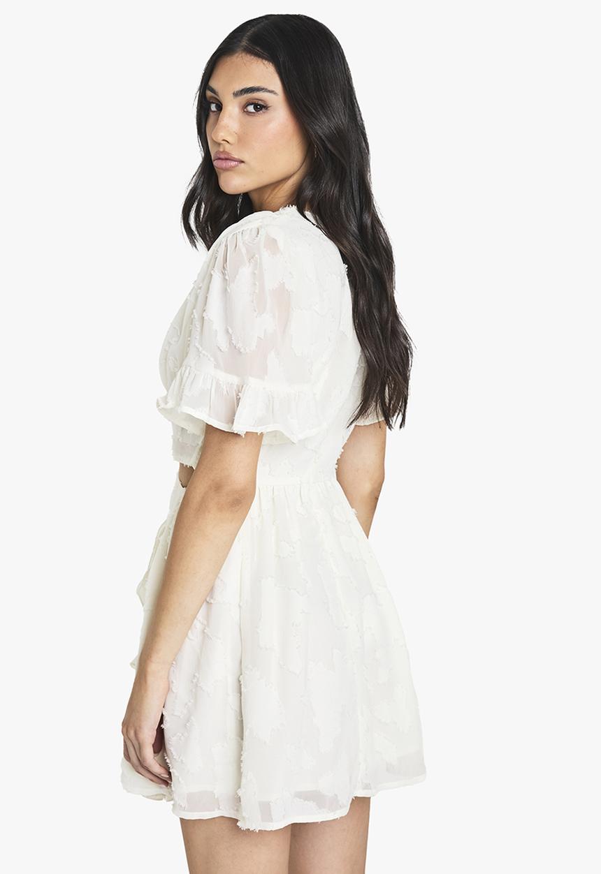 boohoo - Burnout floral angel sleeve skater dress - white
