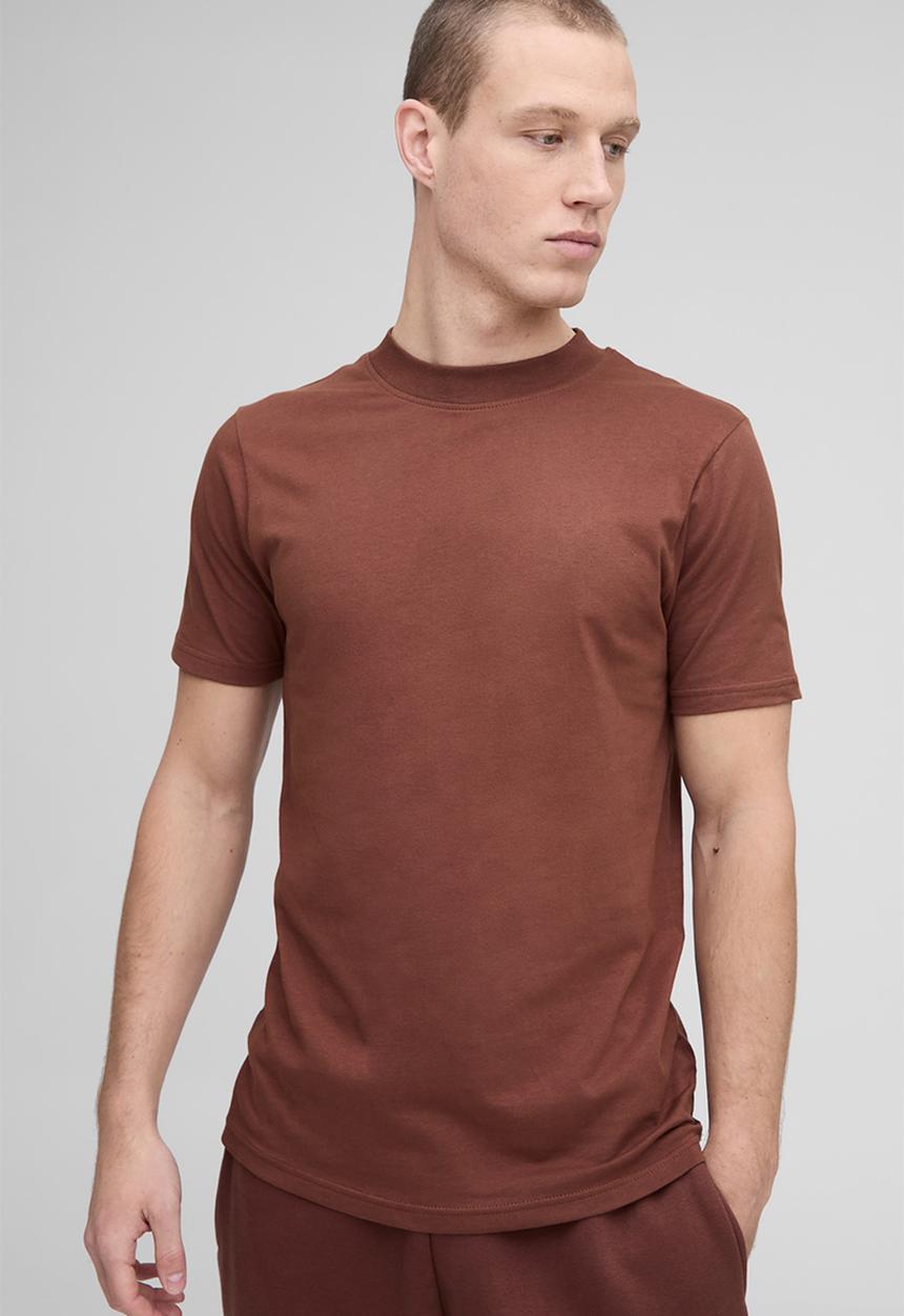 boohooMAN - Basic Slim Fit Crew Neck T-Shirt - Chocolate