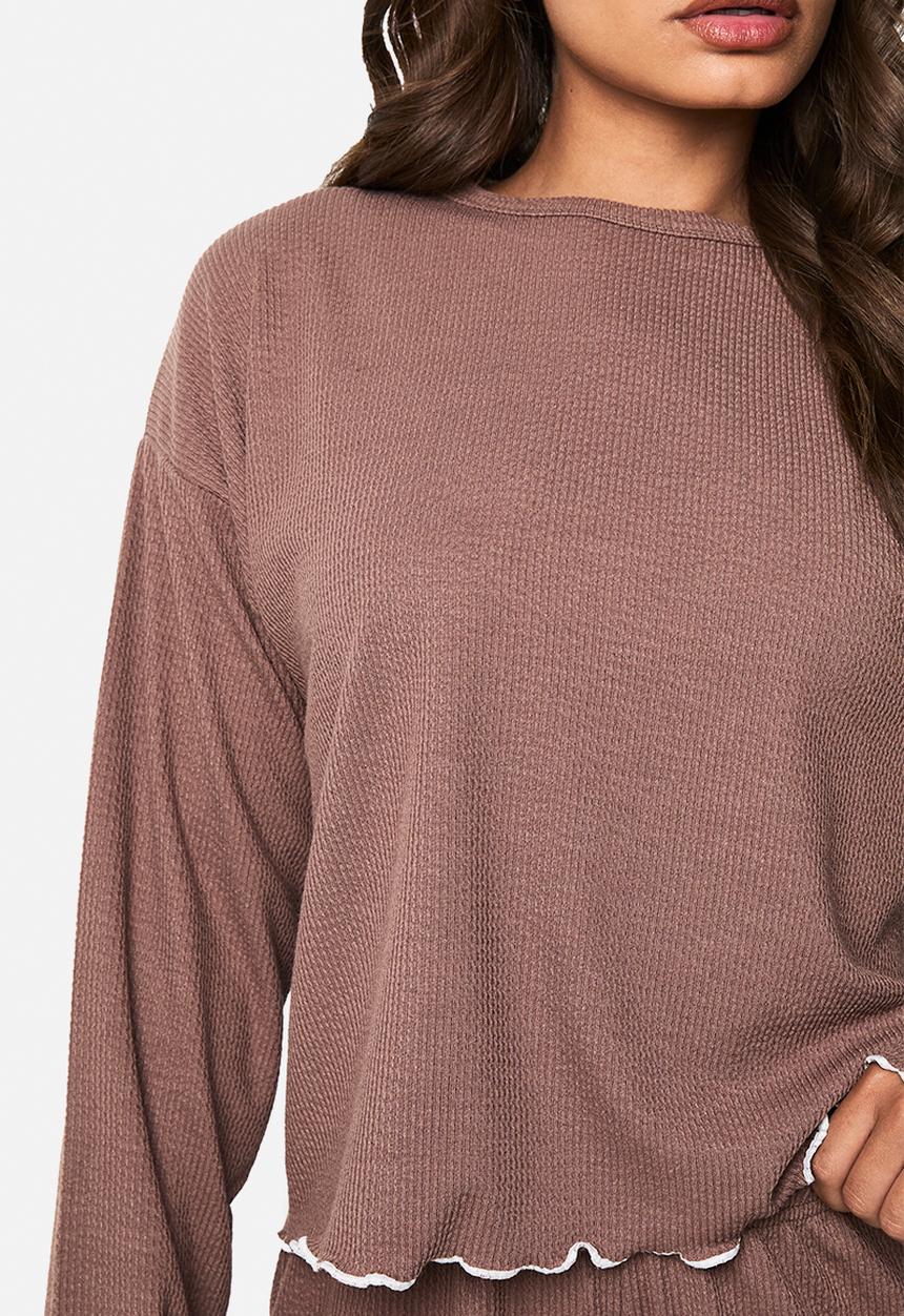 boohoo - Rib lettuce hem long sleeve top & shorts pyjama set - mocha