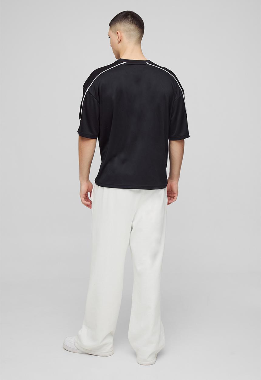boohooMAN - Oversized Boxy Half Sleeve Varsity T-shirt - Black