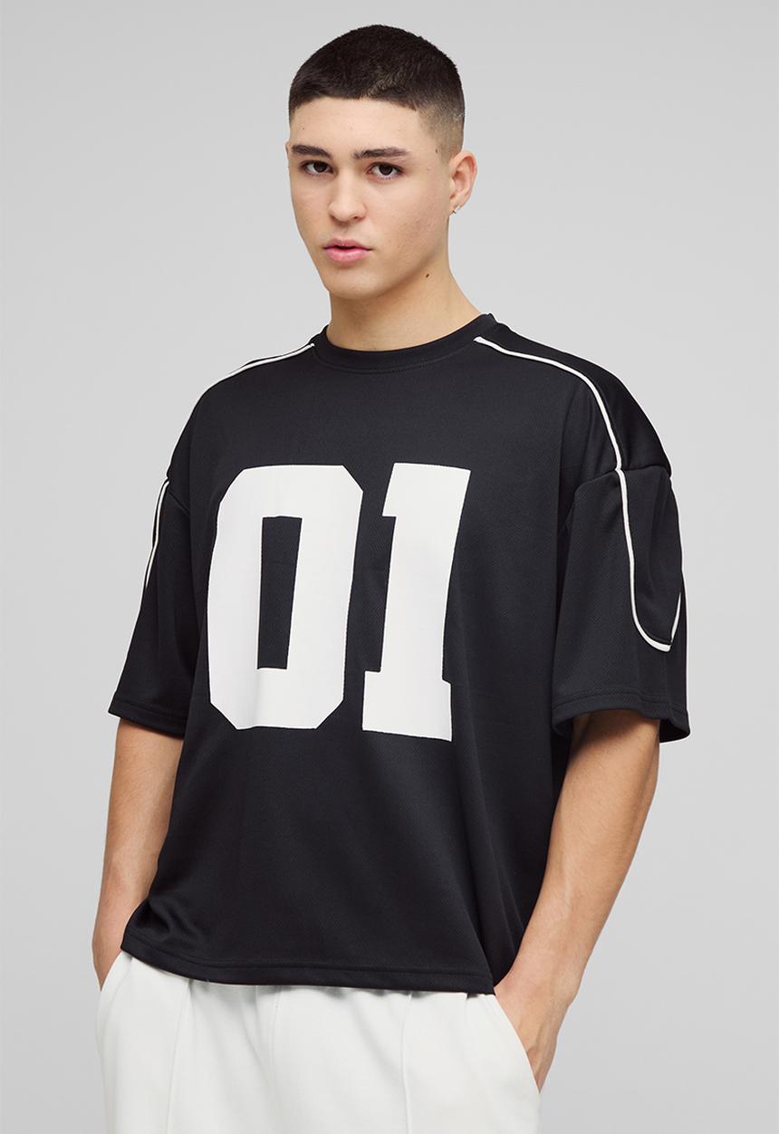 boohooMAN - Oversized Boxy Half Sleeve Varsity T-shirt - Black
