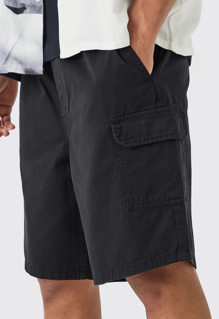 boohooMAN - Relaxed Fit Cargo Shorts - Black