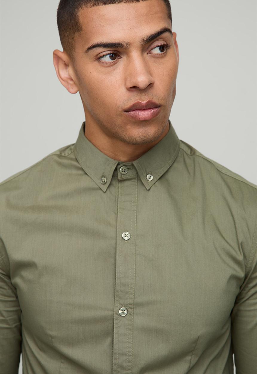 boohooMAN - Slim Fit Basic Long Sleeve Collared Shirt - khaki