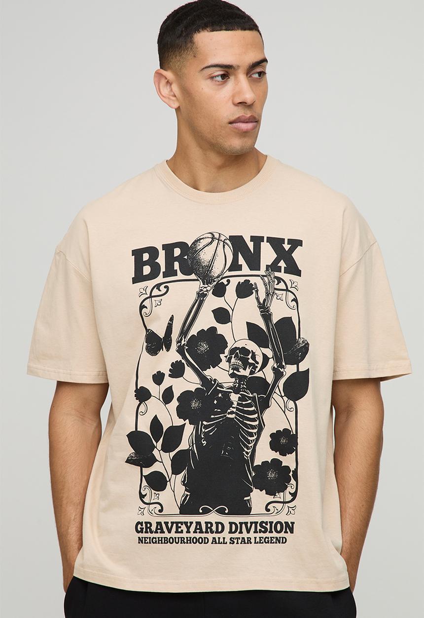 boohooMAN - Oversized Bronx Gothic Floral Print T-shirt - Sand