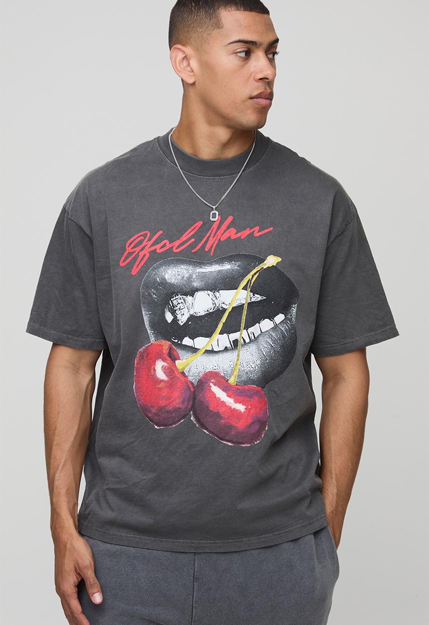 boohooMAN - Charcoal Oversized Extended Neck Washed Cherry Lips Graphic - charcoal