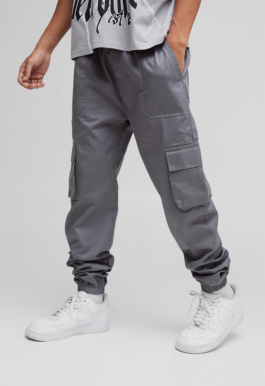 boohooMAN - Skinny Fit Elasticated Waist Cuffed Cargo Trousers - Charcoal