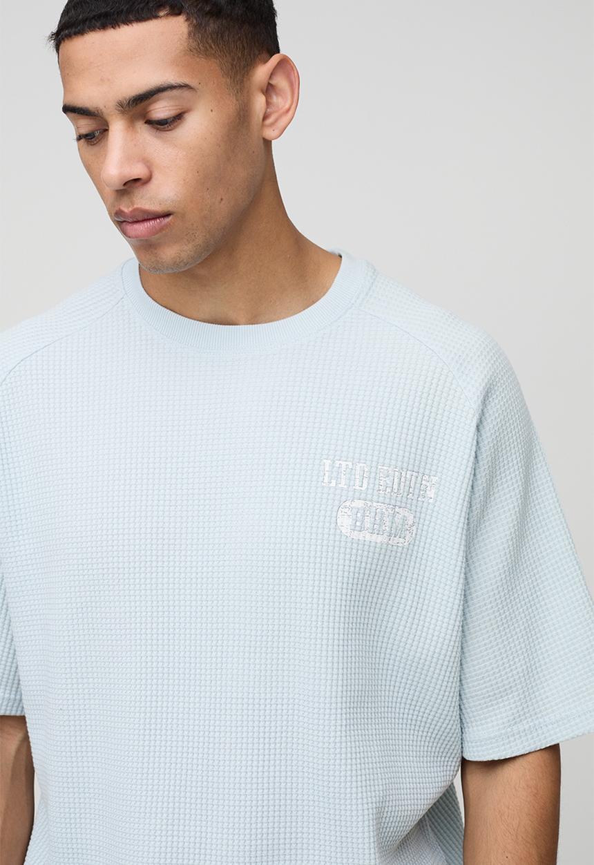 boohooMAN - Oversized Raglan Waffle Print T-Shirt - Blue