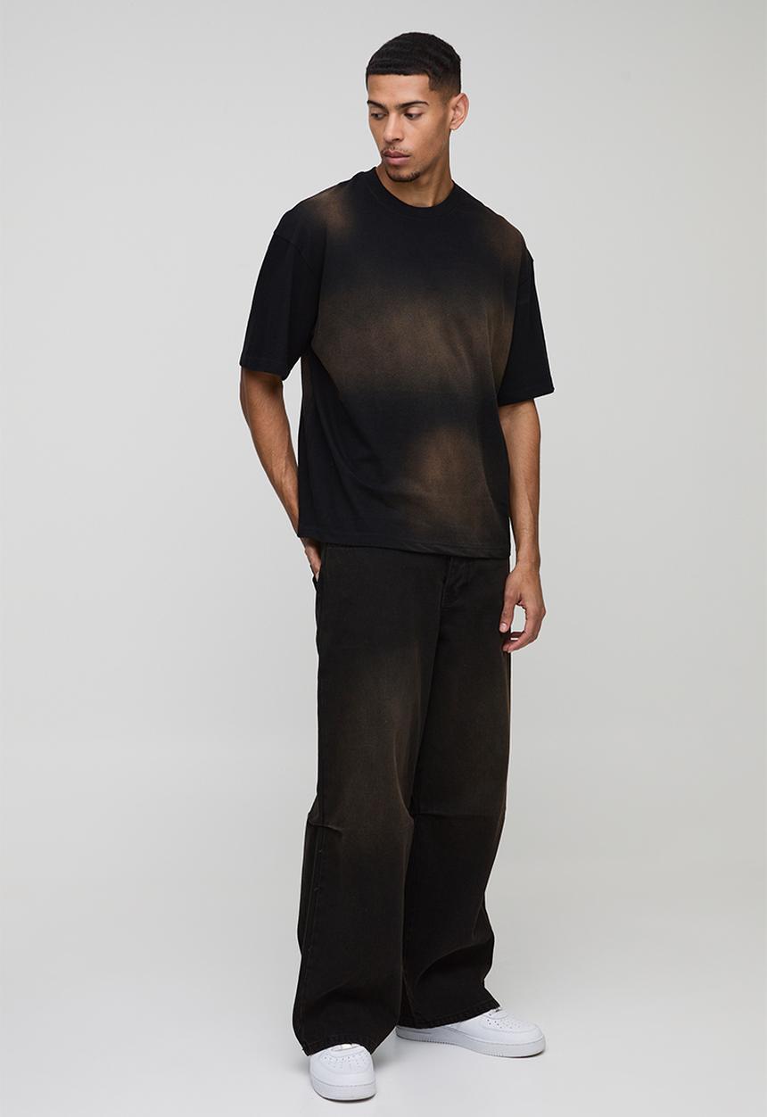 boohooMAN - Oversized Spray Wash Crew Neck T-Shirt - Black