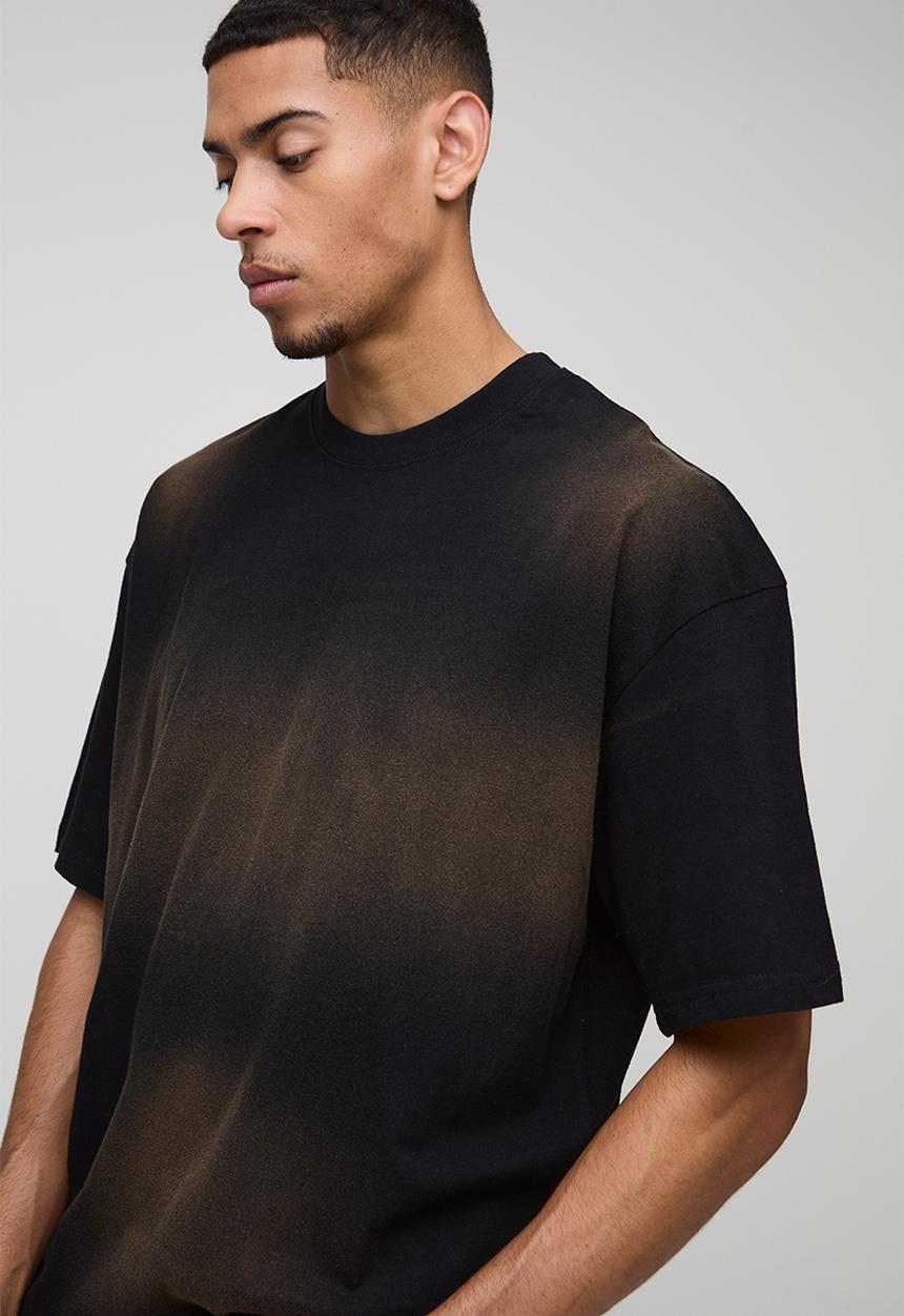 boohooMAN - Oversized Spray Wash Crew Neck T-Shirt - Black