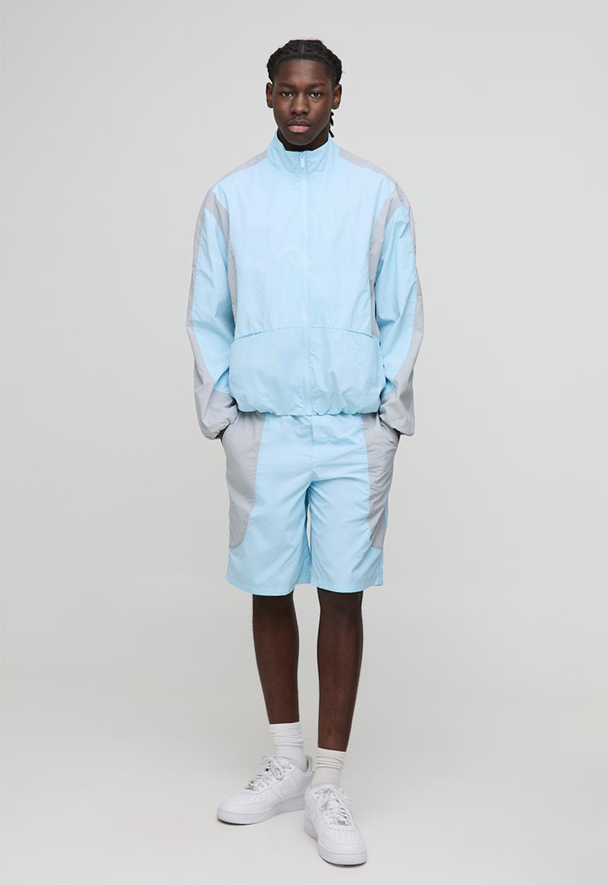 boohooMAN - Elasticated Waist Relaxed Fit Colour Block Nylon Short - Blue