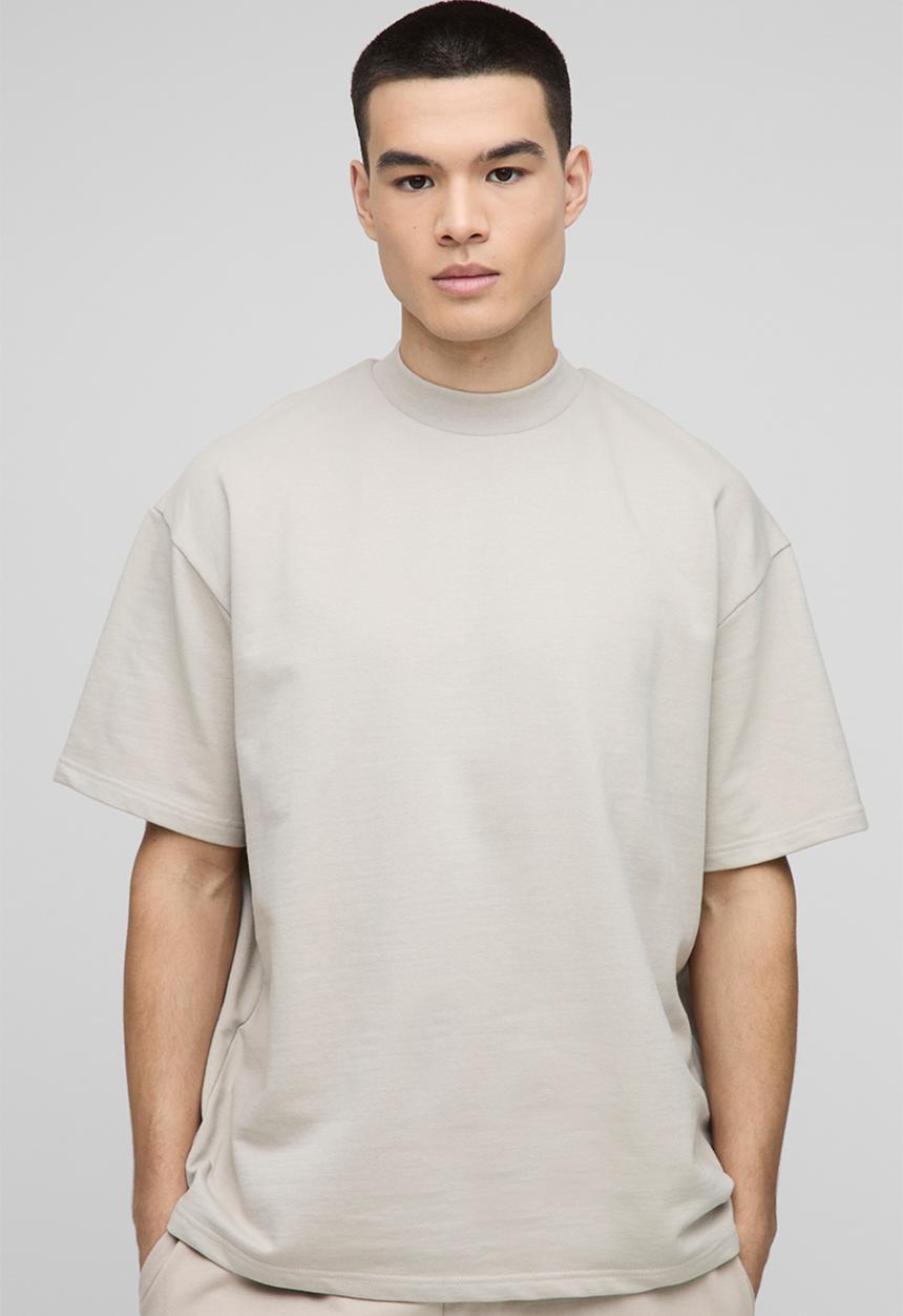boohooMAN - Oversized Extended Neck Heavyweight T-shirt - Light Khaki