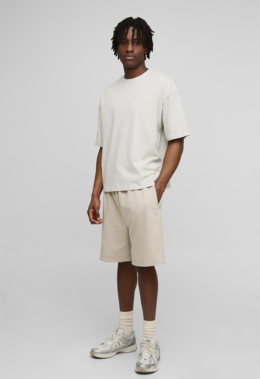 boohooMAN - Basic Oversized Boxy Crew Neck T-shirt - Light Grey