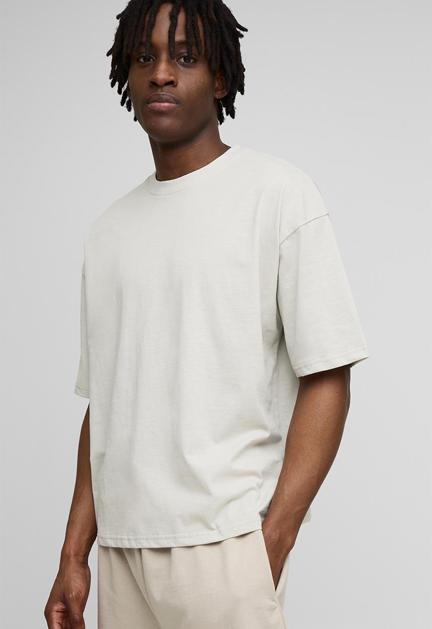 boohooMAN - Basic Oversized Boxy Crew Neck T-shirt - Light Grey
