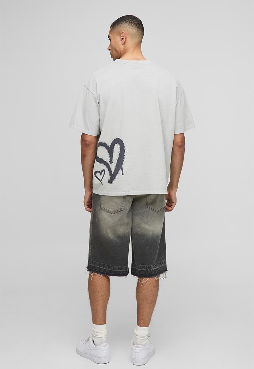 boohooMAN - Oversized Graffiti Heart Graphic Washed T-shirt - Light Grey