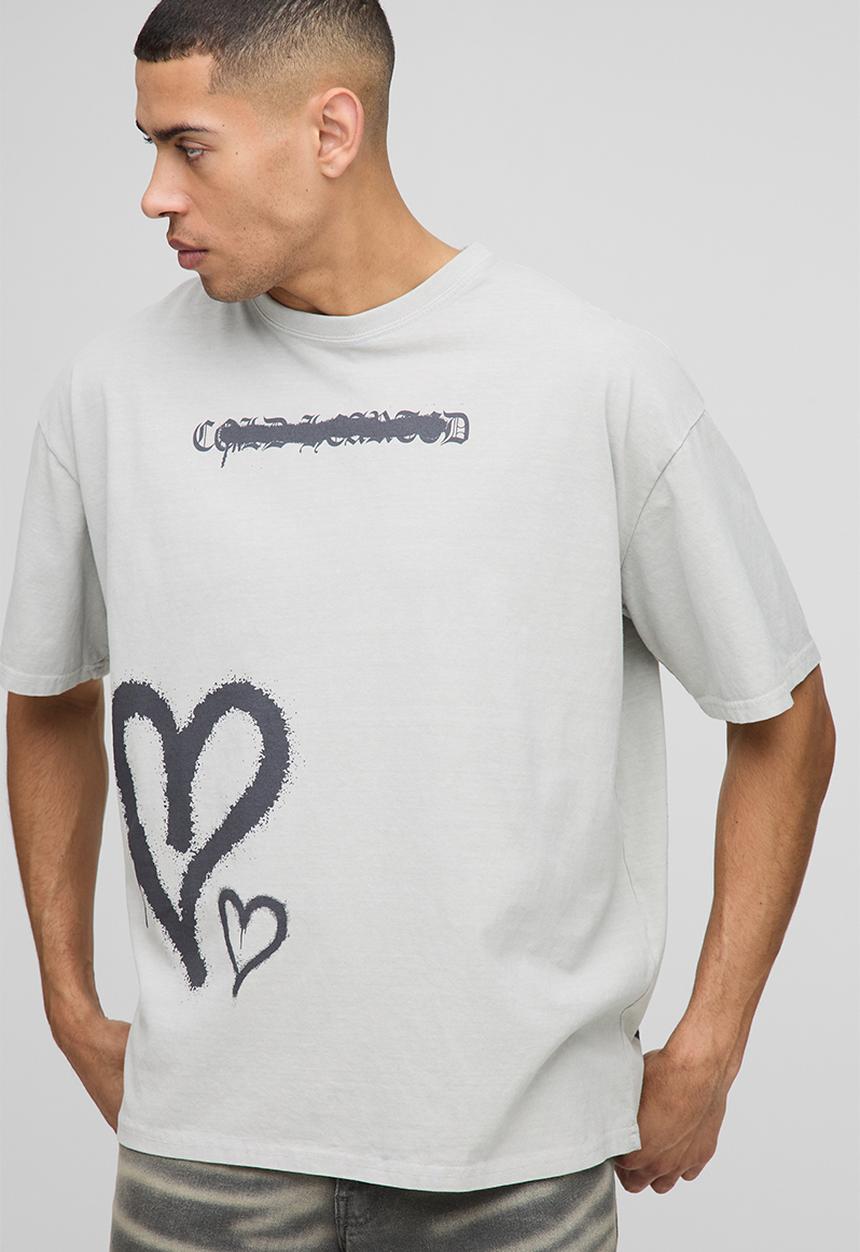 boohooMAN - Oversized Graffiti Heart Graphic Washed T-shirt - Light Grey