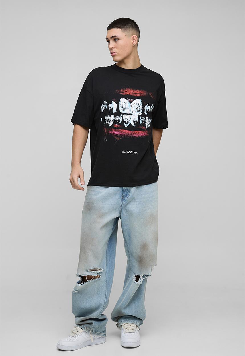 boohooMAN - Oversized Lips Graphic T-shirt - Black