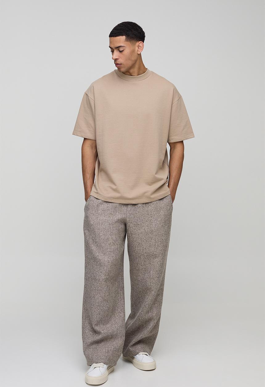 boohooMAN - Oversized Extended Neck Heavyweight T-shirt - Mocha
