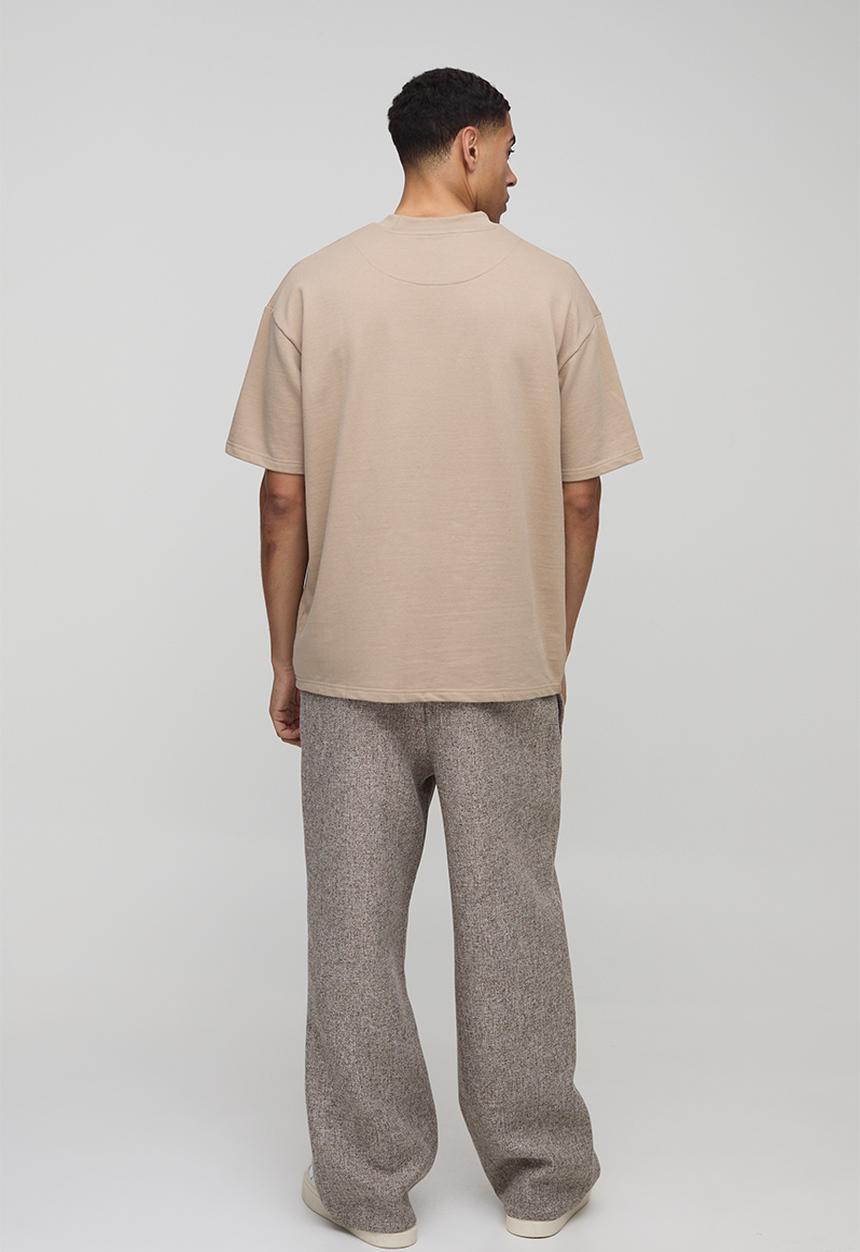 boohooMAN - Oversized Extended Neck Heavyweight T-shirt - Mocha