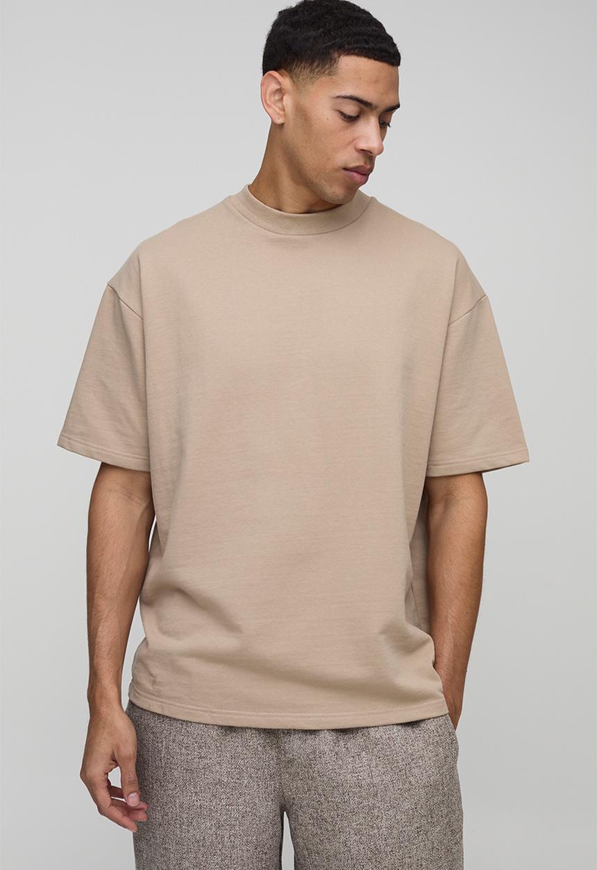 boohooMAN - Oversized Extended Neck Heavyweight T-shirt - Mocha
