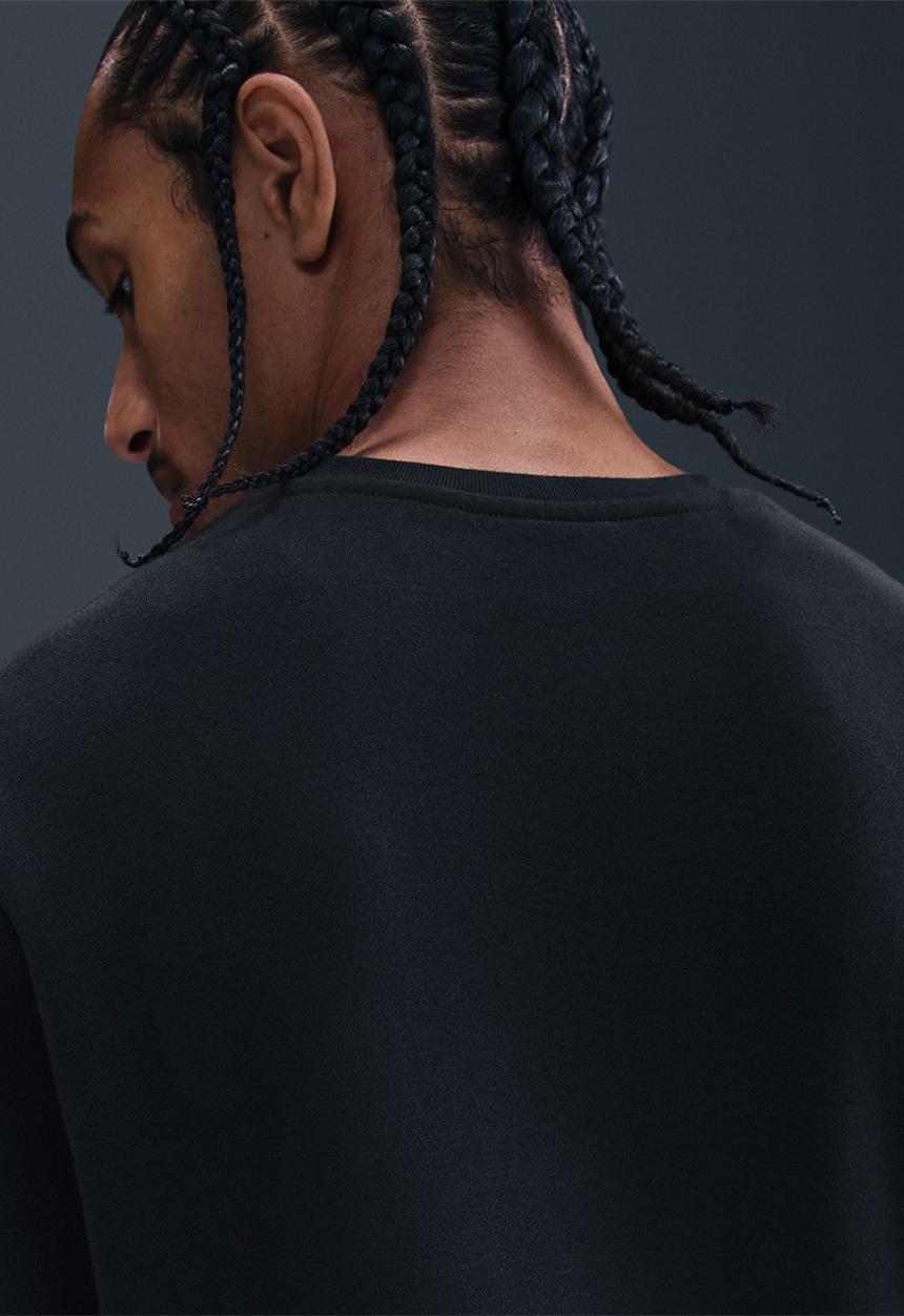 Nike - NSW Club BB GFX Crew Sweatshirt   - Black/Metallic Gold