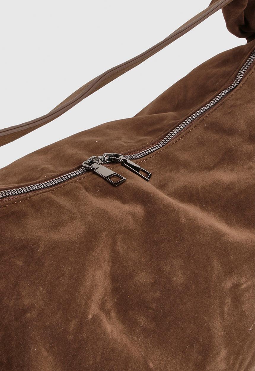 boohoo - Faux Suede Slouchy Shoulder Bag - Chocolate