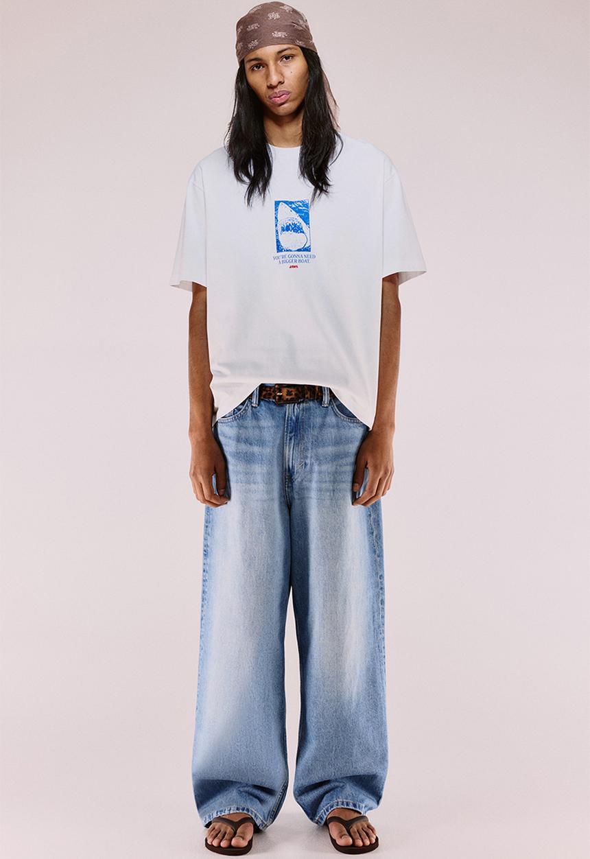 H&M - Loose fit t-shirt - white jaws