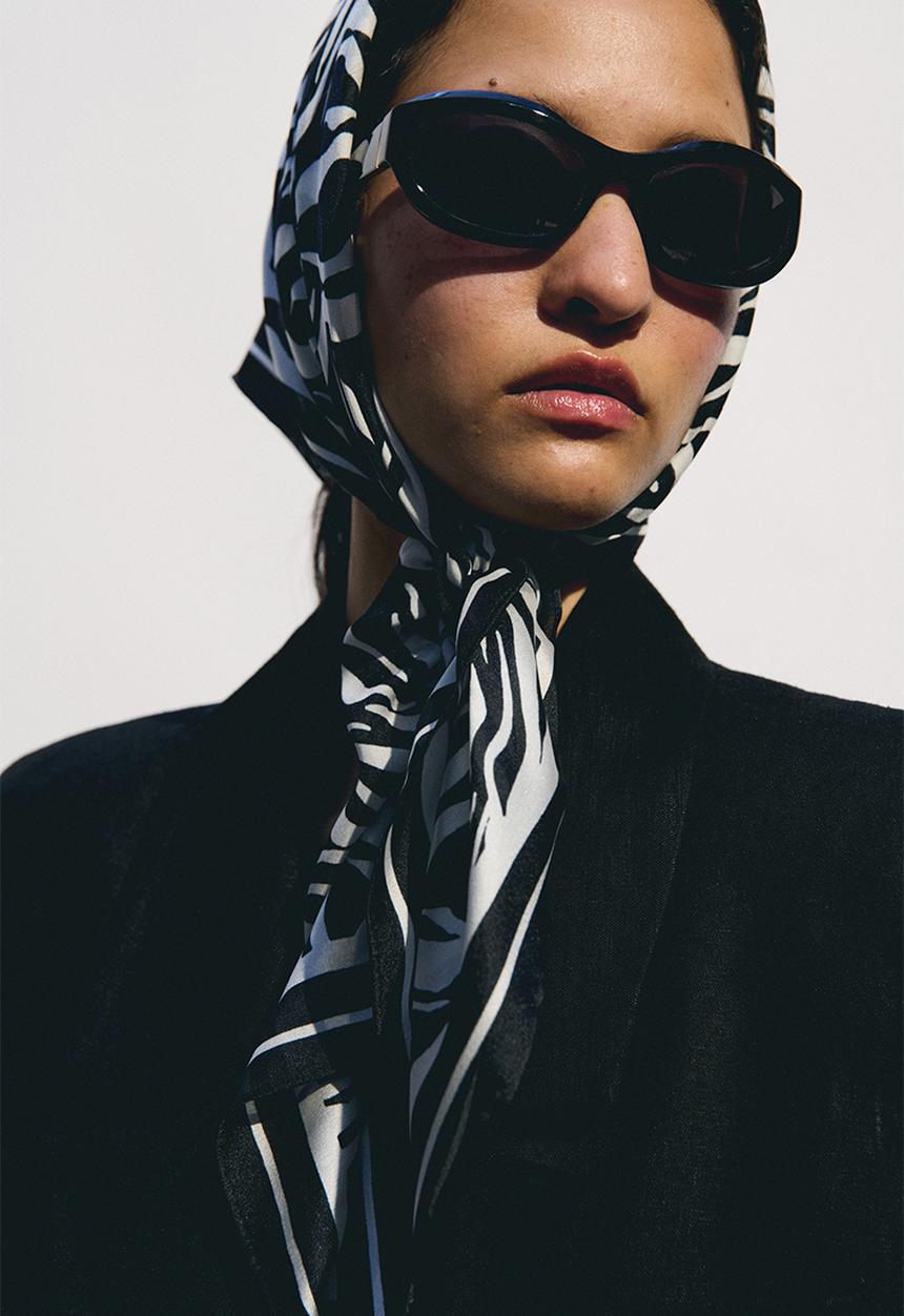 H&M - Patterned scarf - black/patterned