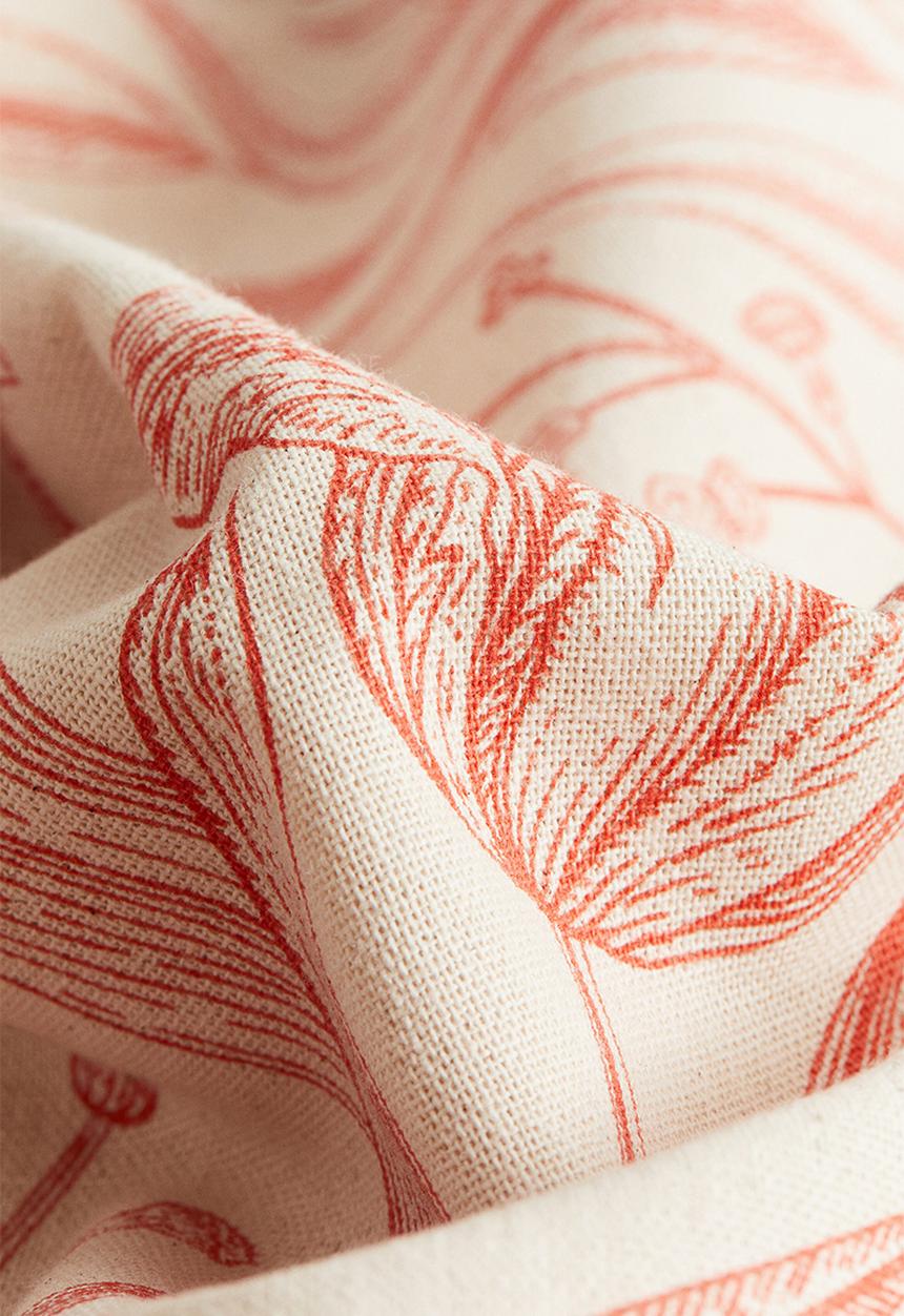 H&M - Patterned cushion cover - coral red/floral