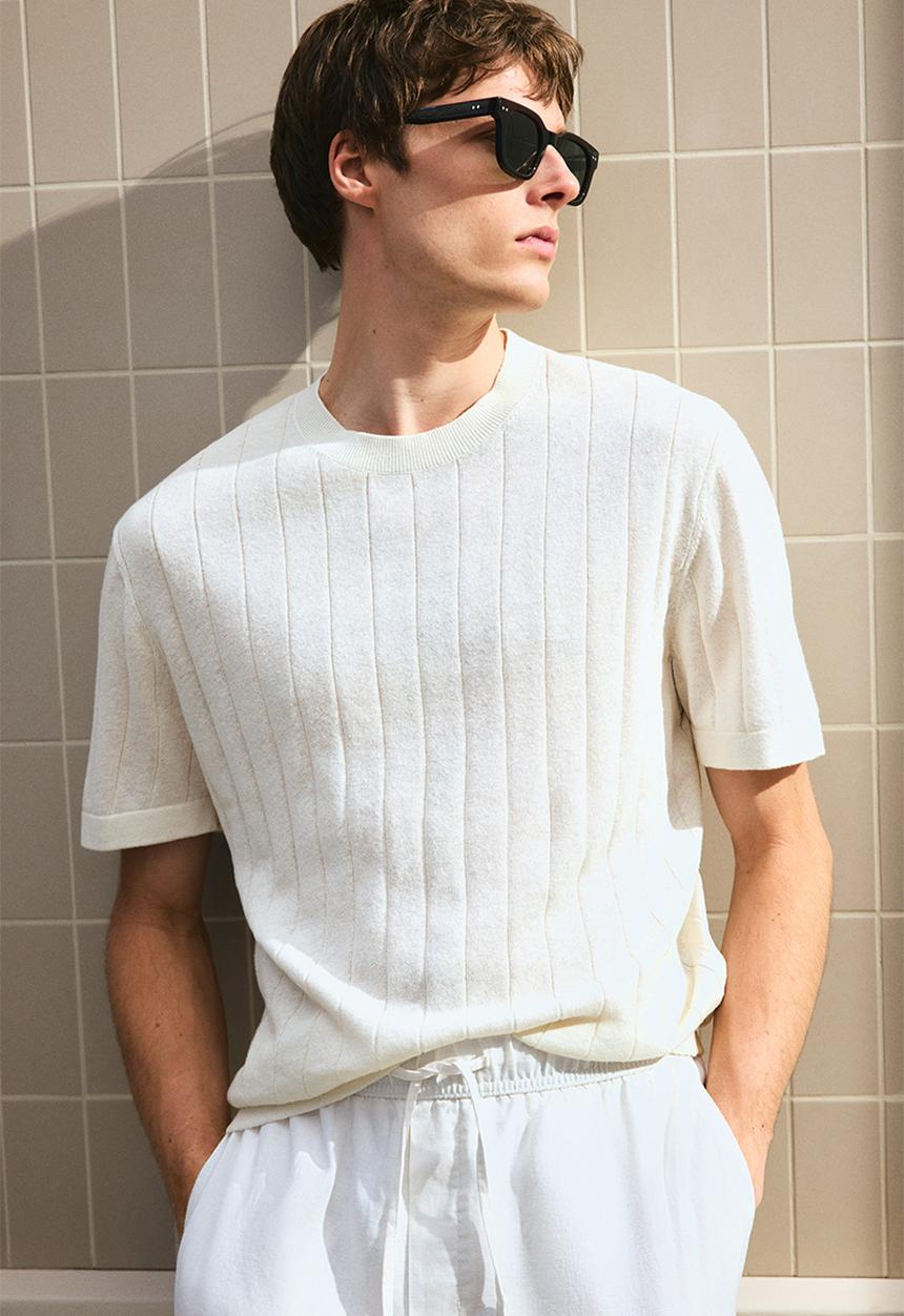 H&M - Regular fit knitted t-shirt - cream