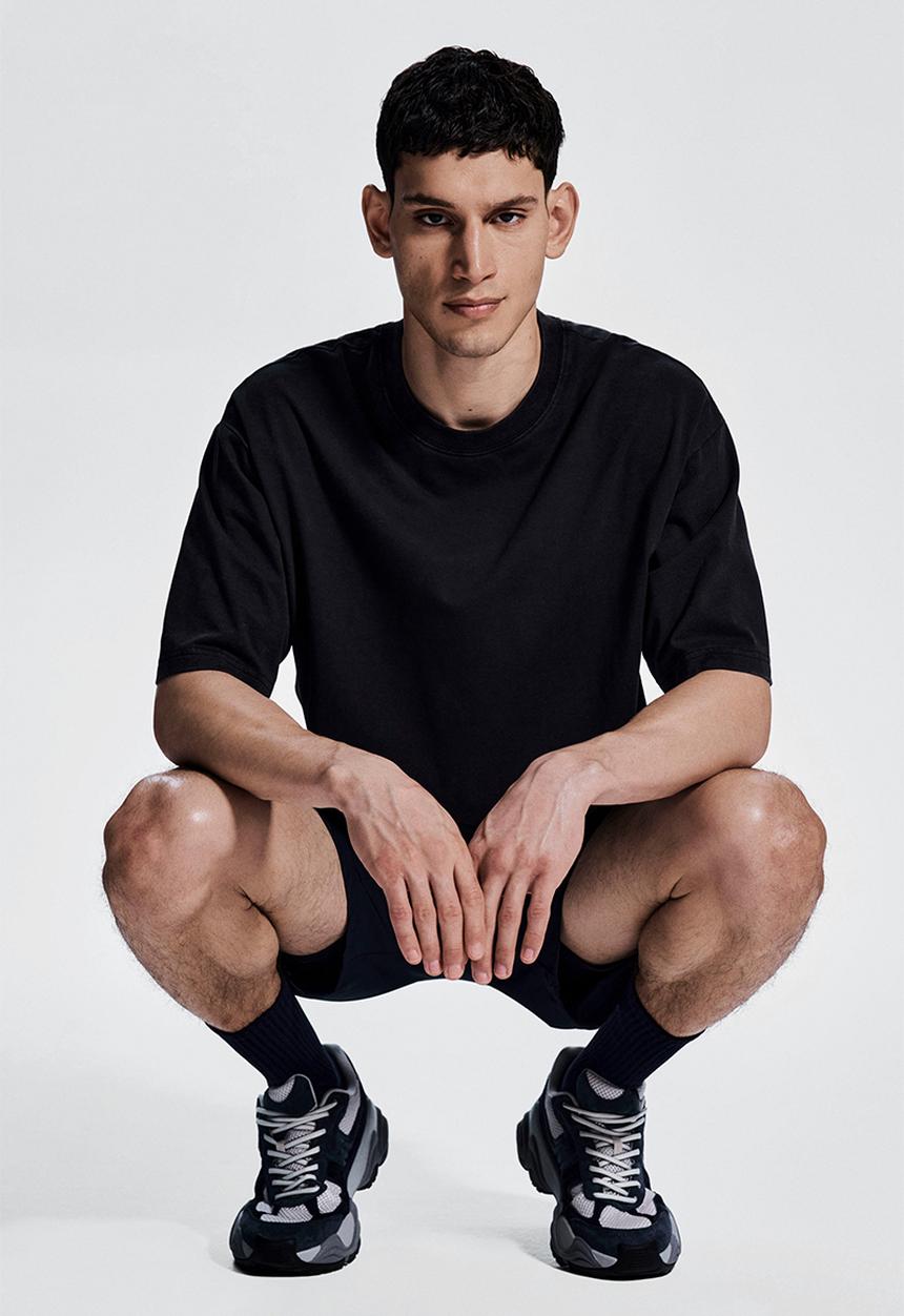 H&M - Boxy-style sports top with drymove™ - black