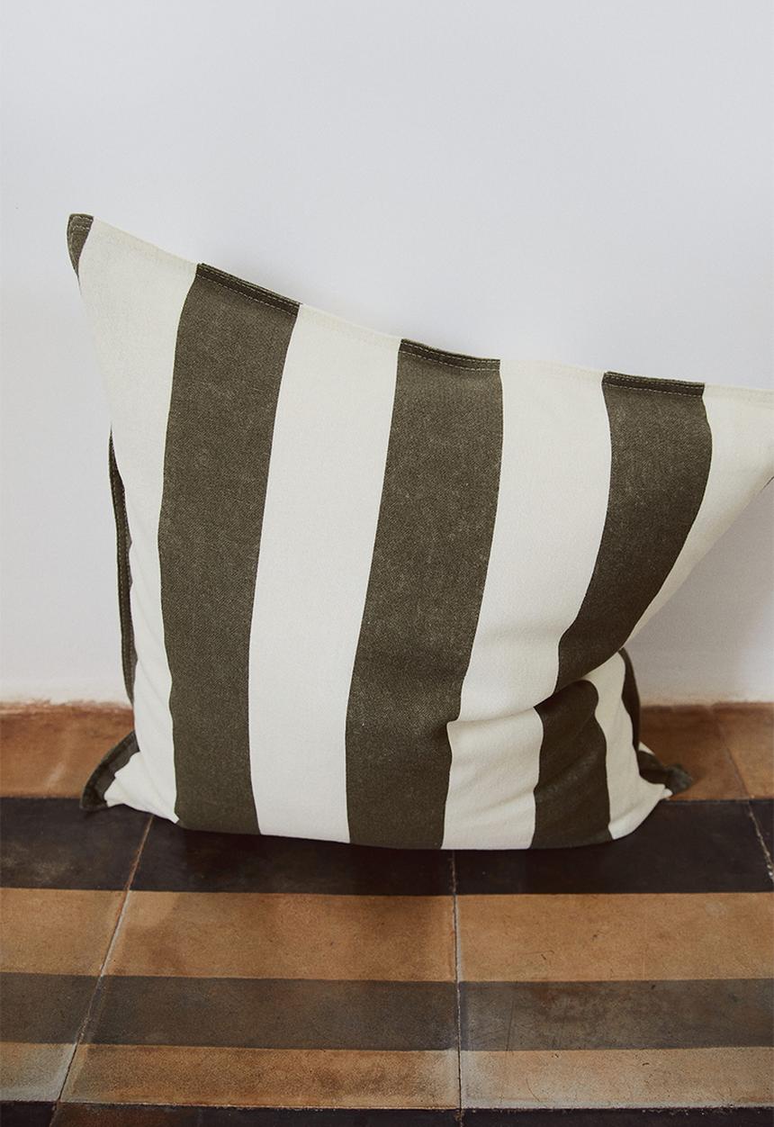 H&M - Linen-blend cushion cover - dark olive green/striped