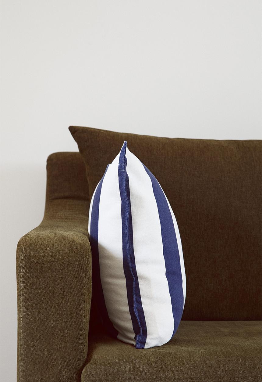 H&M - Linen-blend cushion cover - navy blue/striped 