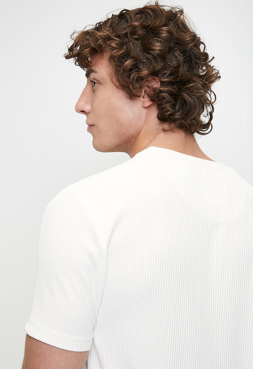Brave Soul - Relaxed Fit Crew Neck T-Shirt - White
