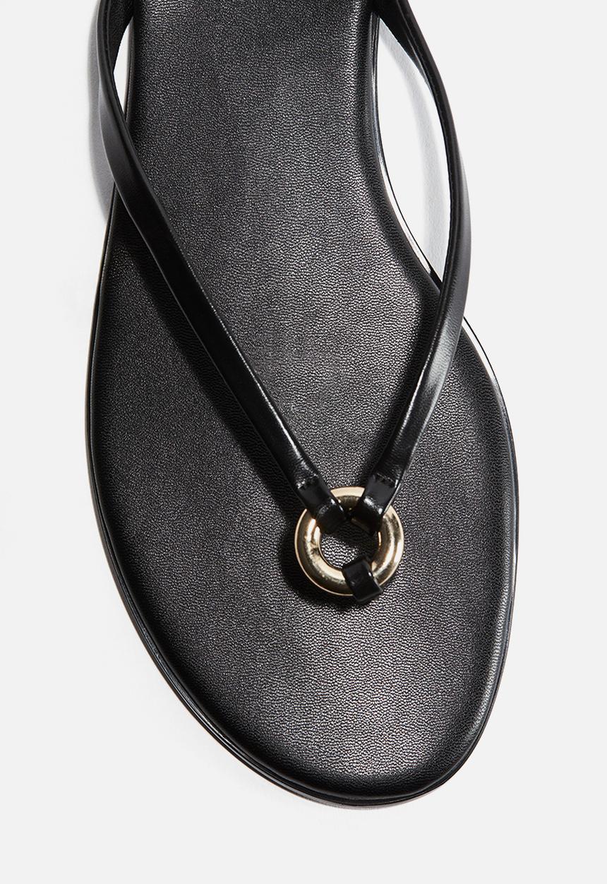 H&M - Ring-detail flip-flops - black