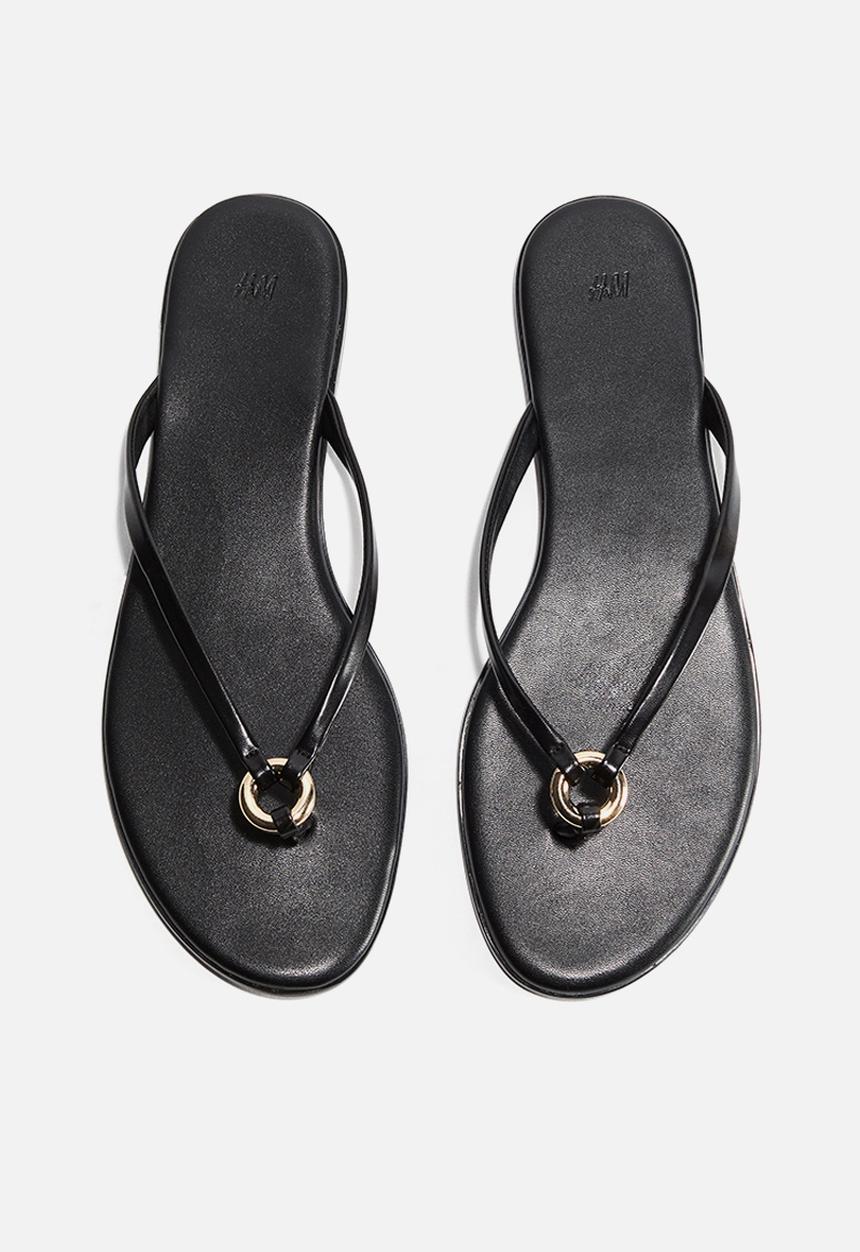 H&M - Ring-detail flip-flops - black