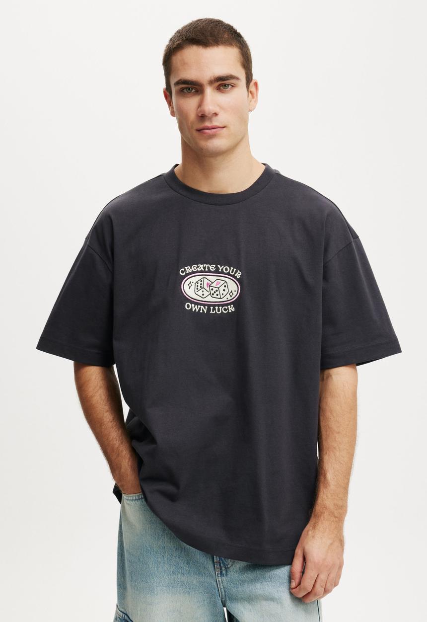 Cotton On - Box Fit Graphic T-shirt - Ink Navy/Own Luck