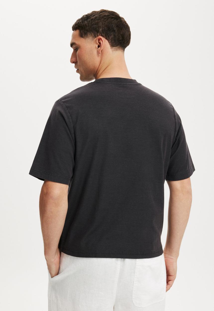 Cotton On - Cropped Fit Graphic T-shirt - Washed Black/Floral Beauty